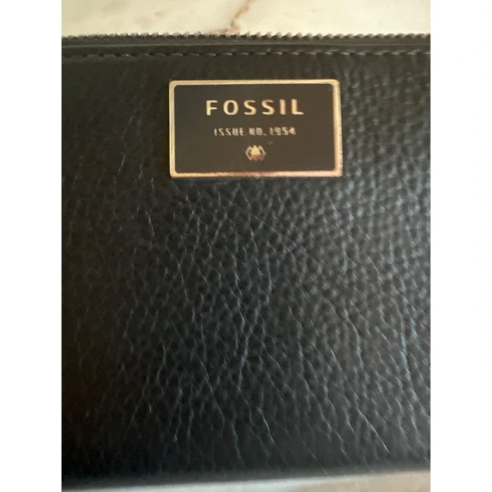 Fossil Black Leather‎ Zip Around Wallet Wristlet